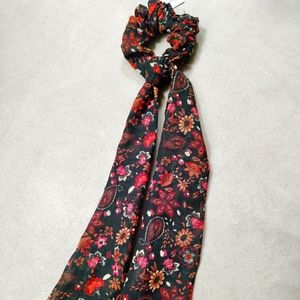FREE W/ PURCHASE NWT Francesca's floral scarf hair tie